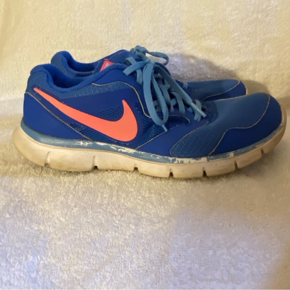 Nike Flex Experience Shoes Women’s 10 Lace Up‎ Sneaker’s Has Bottom Trim Faded
